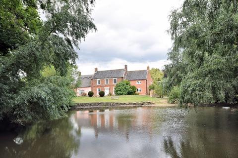 3 bedroom cottage to rent, Halvergate Road, Freethorpe, NR13