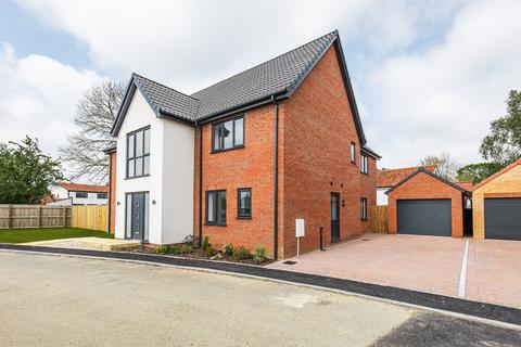 4 bedroom detached house for sale, Dereham Road, Whinburgh, NR19