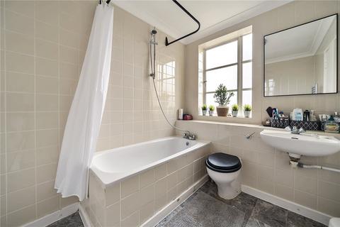 13 Roy Square, London, E14 8BY