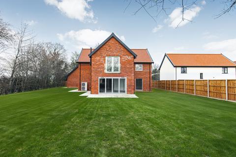 5 bedroom detached house for sale, Spacious Corner Plot, Mattishall