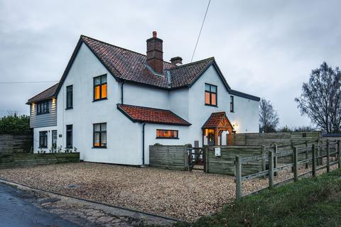 3 bedroom semi-detached house for sale, Foulsham Road, Guestwick, NR20