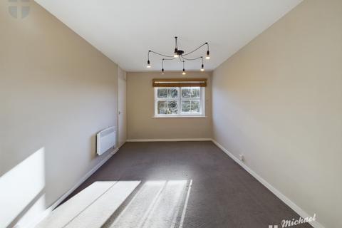 2 bedroom maisonette to rent, Hillary Close, Aylesbury, Buckinghamshire