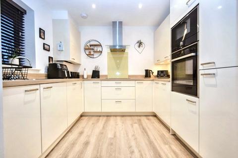 2 bedroom apartment for sale, Apartment 5, Thornesgate Court, Thornesgate Drive, Wakefield, West Yorkshire