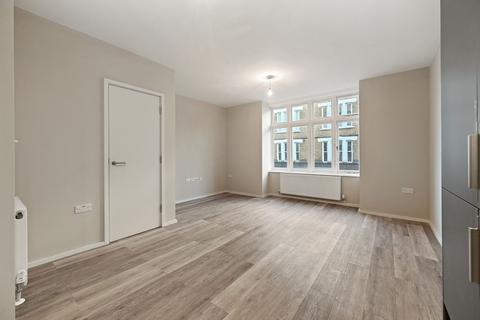 2 bedroom apartment to rent, High Street, Sutton, SM1