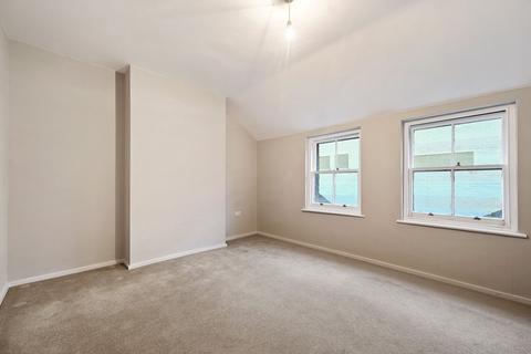 2 bedroom apartment to rent, High Street, Sutton, SM1