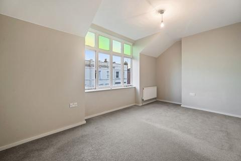 2 bedroom apartment to rent, High Street, Sutton, SM1