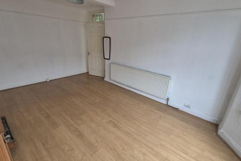 2 bedroom flat to rent, Sheaveshill Avenue, Colindale