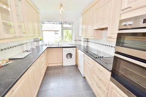 2 bedroom flat to rent, Westbourne