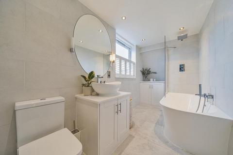 1 Blackfords Path, London, SW15 4HQ