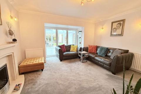 4 bedroom detached house for sale, Woodlands Lane, Shirley