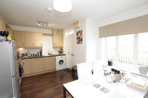 3 bedroom terraced house to rent, Eastcliff, Bristol BS20