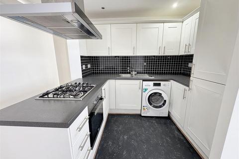 2 bedroom flat for sale, Shaftesbury Road, London