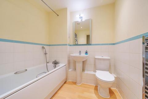 2 bedroom flat for sale, Basingstoke,  Hampshire,  RG21