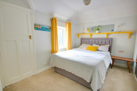 21 Cornwall Crescent, Southampton, SO18 2AQ