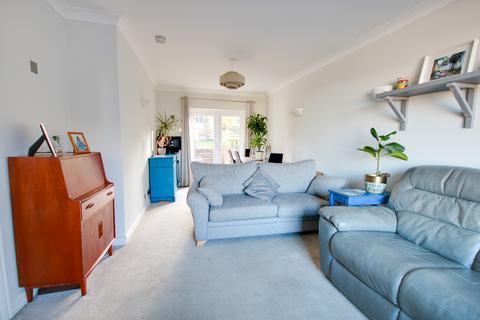 21 Cornwall Crescent, Southampton, SO18 2AQ