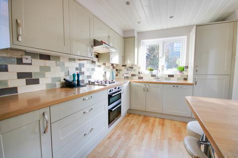 21 Cornwall Crescent, Southampton, SO18 2AQ