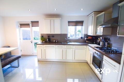 53 Waggon Road, Leeds, LS10 4GN