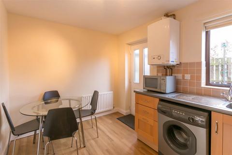 2 bedroom end of terrace house to rent, Wallace Street, Spital Tongues, Newcastle upon Tyne