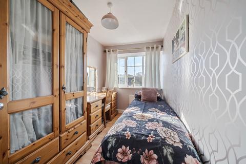 15 Ash Tree Road, Hyde, SK14 4EN