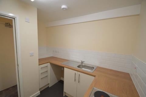 Studio to rent, Market Street, Kingswinford