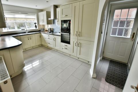 4 bedroom detached house for sale, York Close, Llwyn Onn Park, Wrexham, LL13