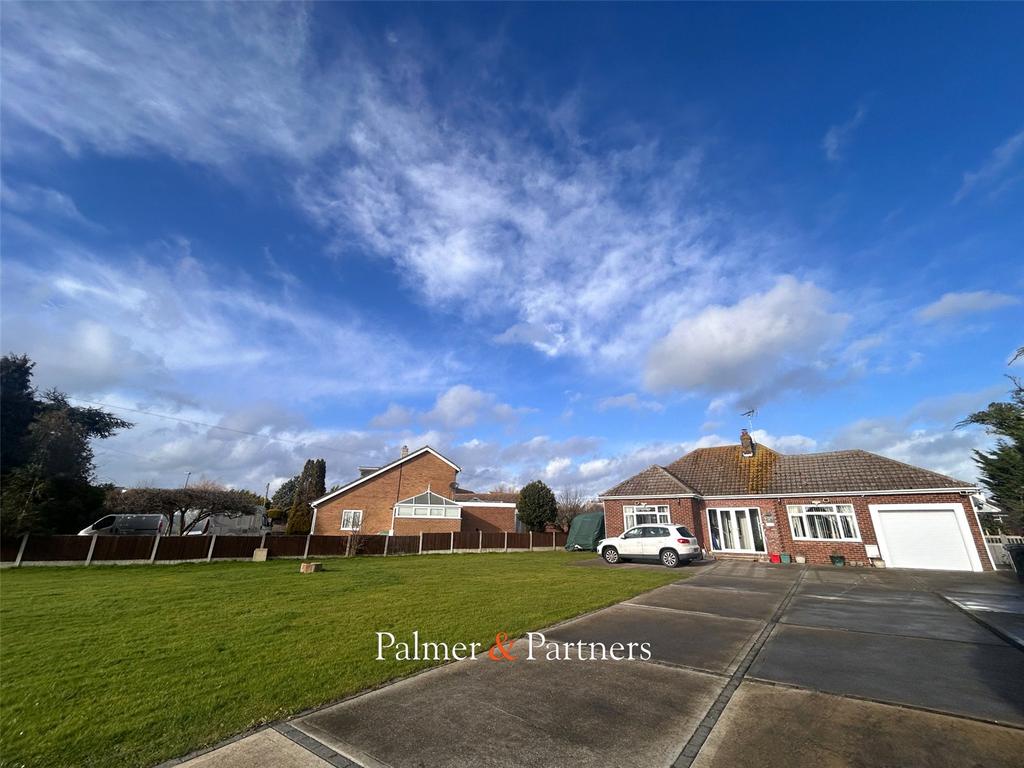 Dumont Avenue St Osyth 4 Bed Bungalow For Sale 475 000 dumont-avenue-st-osyth-4-bed-bungalow-for-sale-475-000