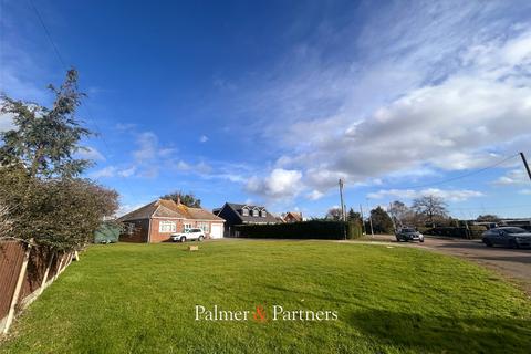 4 bedroom bungalow for sale, Dumont Avenue, St. Osyth, Clacton-on-Sea, Essex, CO16