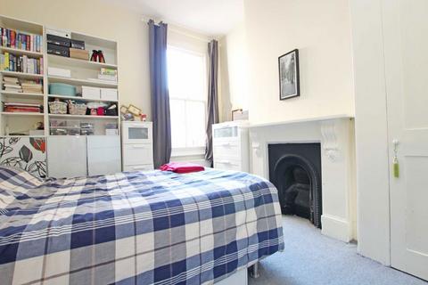 1 bedroom house to rent, Roxwell Road, London W12