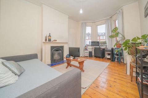 1 bedroom house to rent, Roxwell Road, London W12