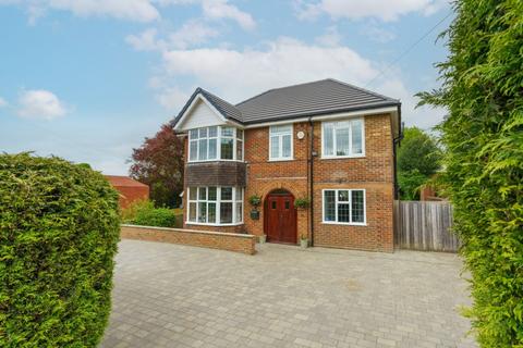 4 bedroom detached house for sale, Hamilton Road, High Wycombe HP13