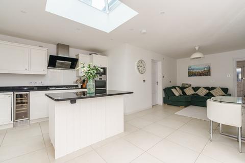 4 bedroom detached house for sale, Hamilton Road, High Wycombe HP13