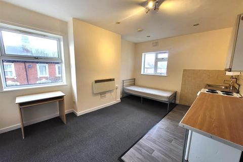 1 bedroom in a house share to rent, Compton Road, Wolverhampton, WV3 9PU