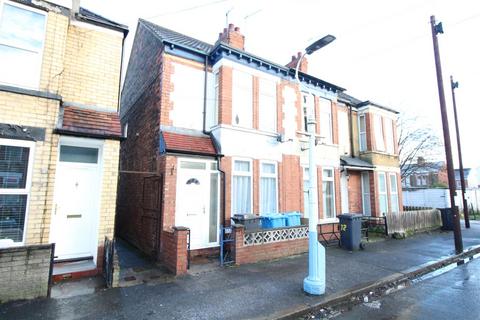 2 bedroom end of terrace house to rent, Raglan Street, Hull