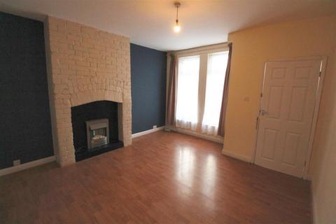 2 bedroom end of terrace house to rent, Raglan Street, Hull