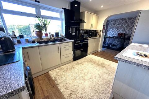 28 Ashford Road, Burton-on-trent, DE13 0QG