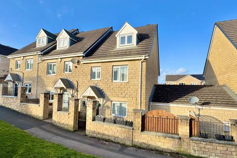 3 bedroom semi-detached house to rent, Holly Bank Road, Huddersfield, West Yorkshire, HD3