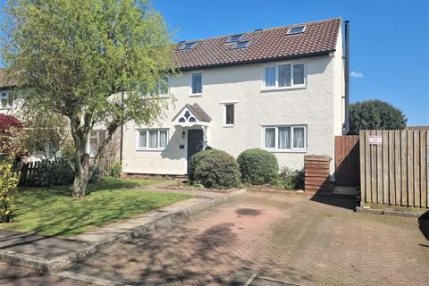 4 bedroom semi-detached house for sale, Britannia Crescent, Lyneham, Chippenham