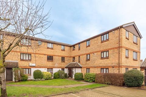 2 bedroom flat for sale, Burnham Gardens, Shirley, Croydon, CR0