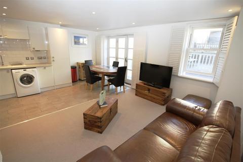 2 bedroom flat to rent, Leigh Hill, Leigh-On-Sea