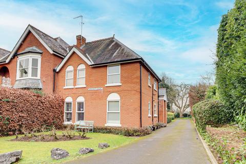 1 bedroom flat for sale, The Hill, Wheathampstead, St. Albans, AL4