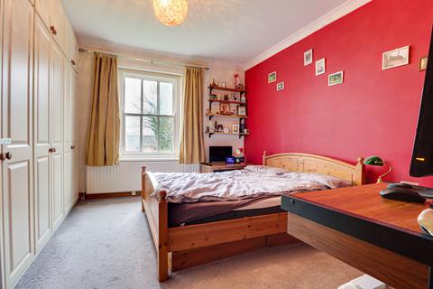 1 bedroom flat for sale, The Hill, Wheathampstead, St. Albans, AL4