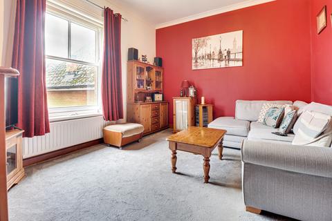 1 bedroom flat for sale, The Hill, Wheathampstead, St. Albans, AL4