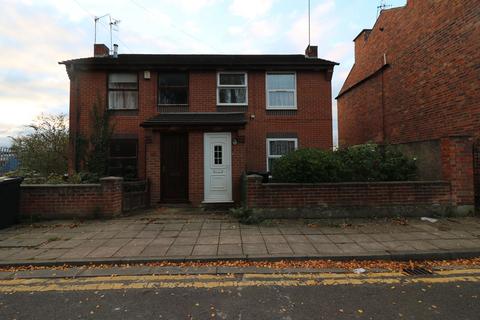 3 bedroom semi-detached house to rent, Wellington Street, Stapleford, NG9