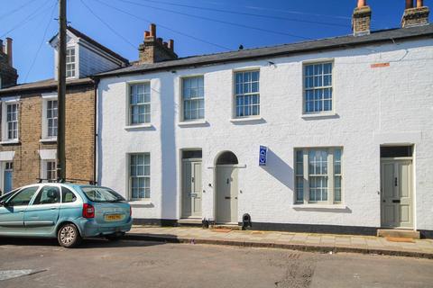 2 bedroom terraced house to rent, City Road, Cambridge