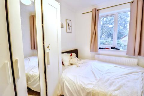 2 bedroom apartment for sale, Greenway Close, Friern Barnet, London, N11