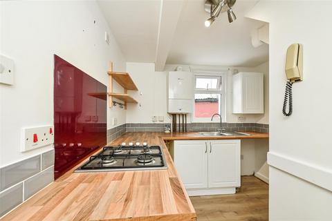 1 bedroom flat for sale, Charles Street, Petersfield