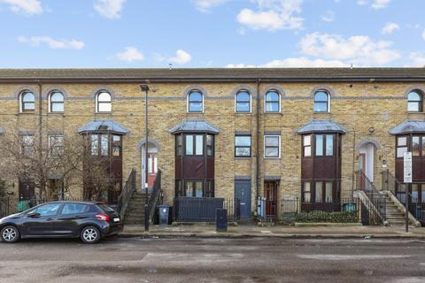 3 bedroom terraced house to rent, Queensbury Street, Islington, N1