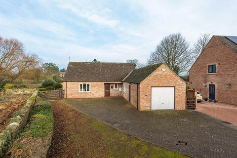 2 bedroom detached bungalow for sale, Woodlands Close, South Milford, York