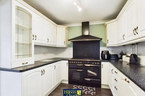 43 Rowhedge, Brentwood, CM13 2TS
