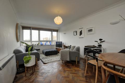 1 bedroom flat for sale, Bowen Court, The Drive, Hove, BN3